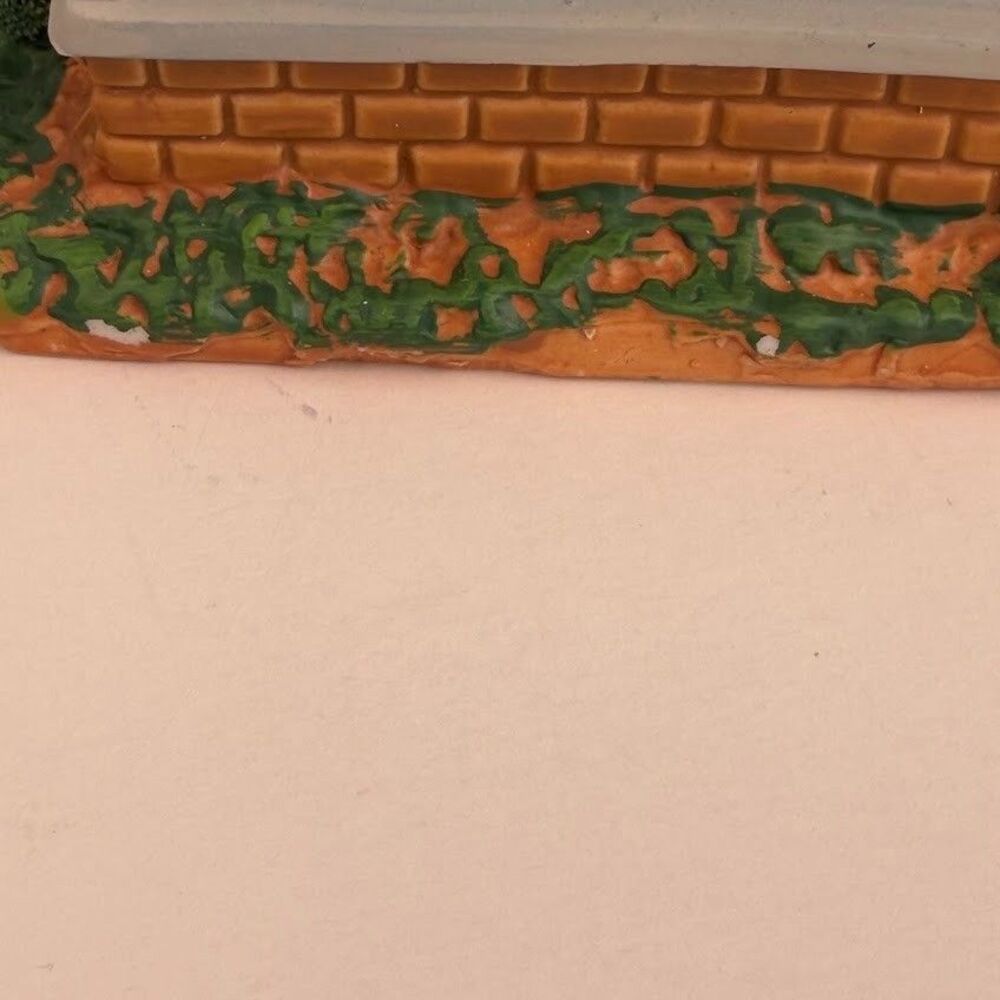 Lemax Christmas Village 2010 Plymouth Corners "Evans Residence" Lighted Building - Picture 14 of 16